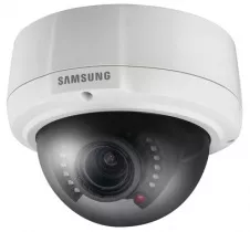 Компактная антивандальная купольная камера Samsung со встроенной ИК-подсветкой.
